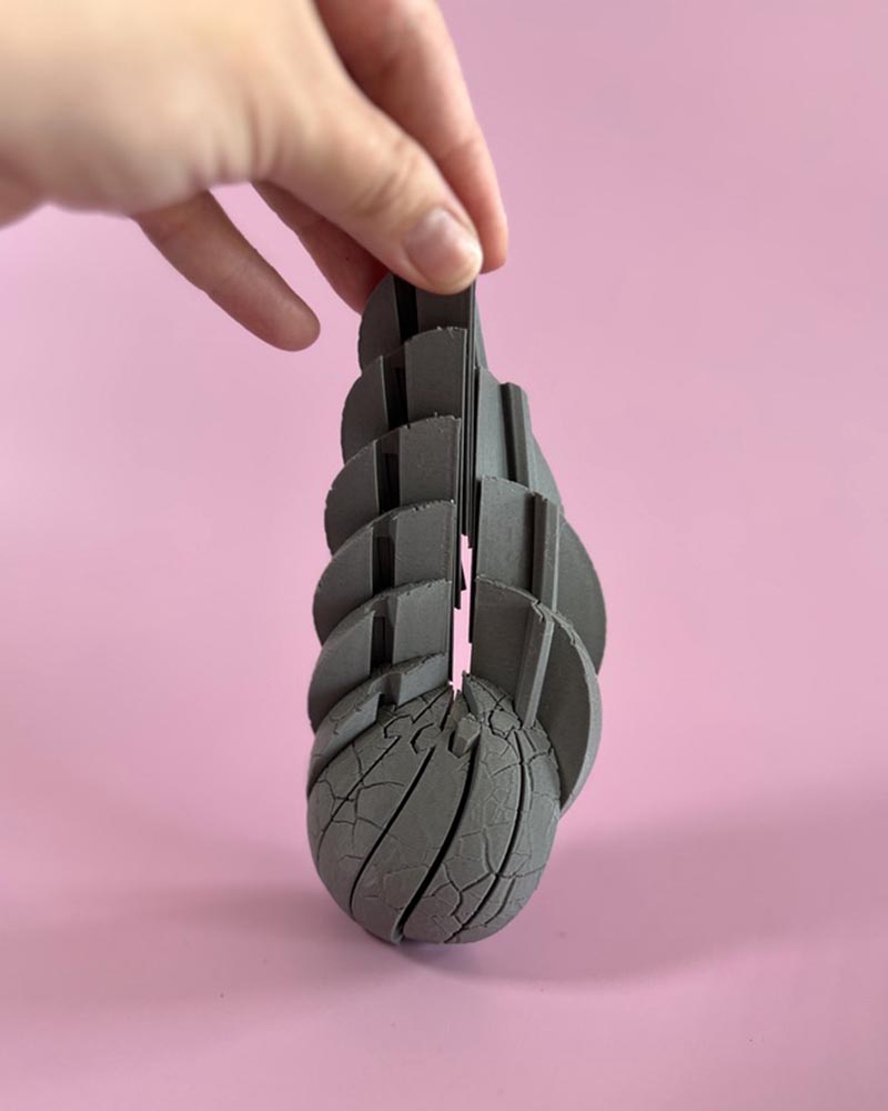Cracked Earth Egg Flexi Fidget Toy
