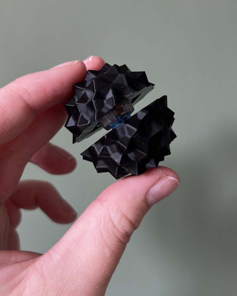 Spiky Clicker Ball