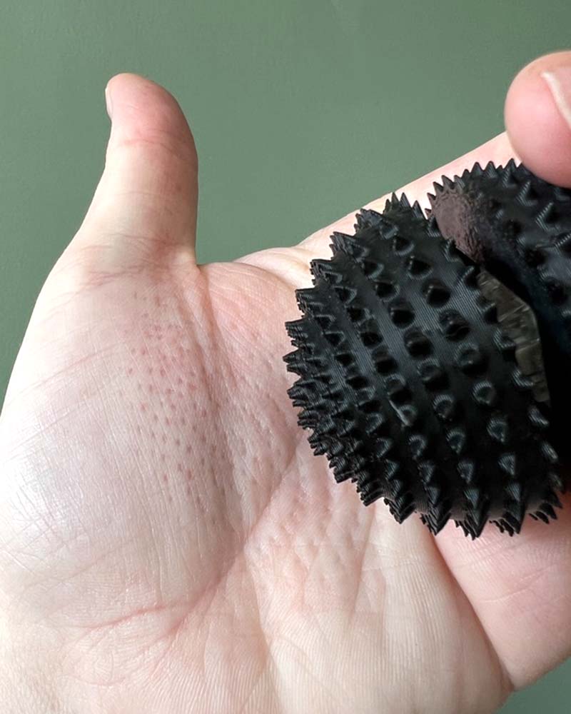 Spiky Clicker Ball